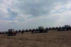 У селі Лотівка Шепетівського району відбулося відкриття комплексу машинно-тракторних станцій (МТС) Першого національного аграрного кооперативу.
