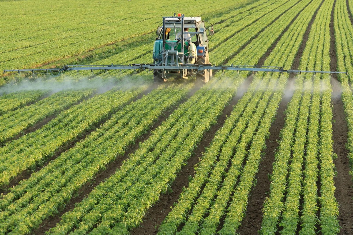 Зміна порядку ввезення пестицидів та агрохімікатів в Україну – чи варто боятися екологічних наслідків?