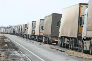 Україна призупиняє транзит російських вантажівок — Кабмін 