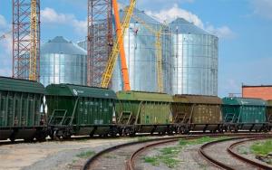 "Укрзалізниця" домовляється з аграріями про лізинг зерновозів