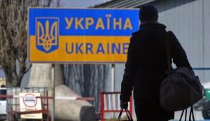 Реформи робити не буде для кого: за рік з України виїхали майже півмільйона українців 