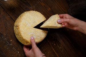 Український "Молочний альянс" почав постачання сирів до ОАЕ та США