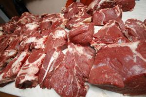 З 2020 року українцям хочуть заборонити продавати домашнє м'ясо та сало 