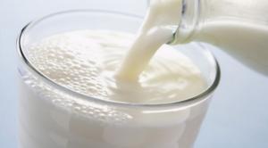 Переробні молокозаводи звинуватили у змові
