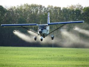 Авіакомпанії, які обробляють поля пестицидами, перевірятимуть на наявність сертифіката, — Держпродспоживслужба