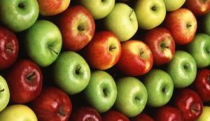Рекордний урожай яблук знизив ціни на них