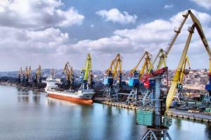 Через блокування Росією українських портів, вони скорочують працівників 