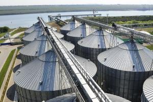 НБУ оскаржує дії реєстратора щодо виведення з-під застави зернового терміналу