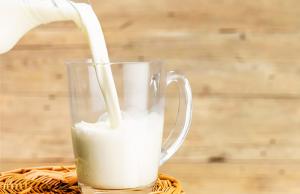Названо області з найнижчими закупівельними цінами на молоко