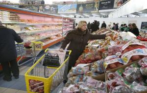 Експерт оцінив вартість імпортних продуктів на новорічному столі українців 