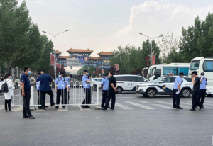 У Пекіні повернули жорсткий карантин через спалах коронавірусу на найбільшому ринку сільгосппродукції