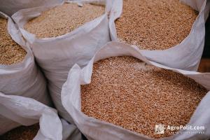 Рашисти продали мільйон тонн вкраденого зерна
