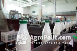 Без скасування заборони, українські переробники почнуть скорочувати обсяги закупівлі молока