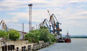 Румунія очікує, що протягом наступних двох днів близько 30 суден з України пройдуть митний контроль на Дунаї