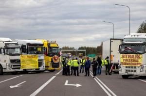 Польські фермери вирішили призупинити акцію протесту на кордоні з Україною