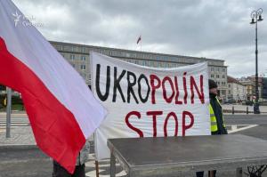 Чинна влада в Польщі не заперечує право аграріїв на протест