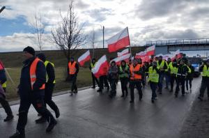 Польські аграрії та перевізники планують заблокувати рух вантажівок в обидва напрямки