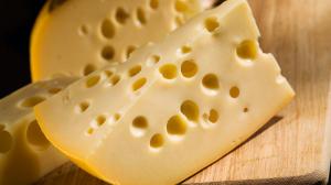 У березні поточного року до України завезли рекордний обсяг сиру,