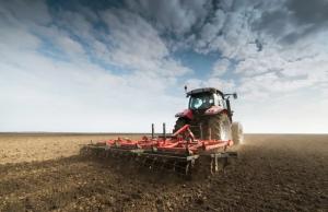 Трактори та комбайни є найбільш затребуними категоріями техніки