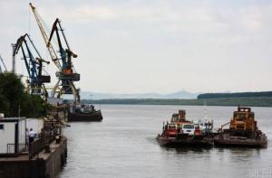 Додатковий тиск на експортні можливості створює критично низький рівень води на Дунаї