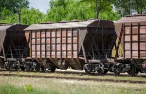 Черги зерновозів на західному кордоні України зросли втричі: експортна логістика сповільнюється