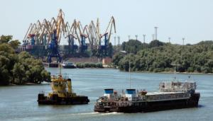 Через російські атаки робота українських чорноморських портів суттєво обмежена