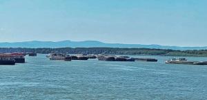 Напередодні в порту Рені були вільними три причали