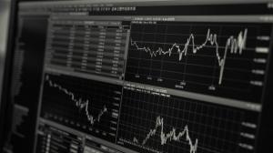 Наразі причини різкого здешевлення цінних паперів «ІМК» та «Астарти» залишаються невідомими