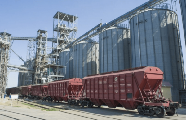 Березень став особливо продуктивним для перевізників: на експорт відправили понад 282 тис. т макухи та шротів