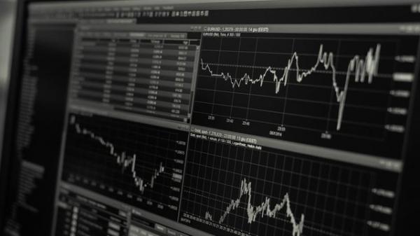 Наразі причини різкого здешевлення цінних паперів «ІМК» та «Астарти» залишаються невідомими