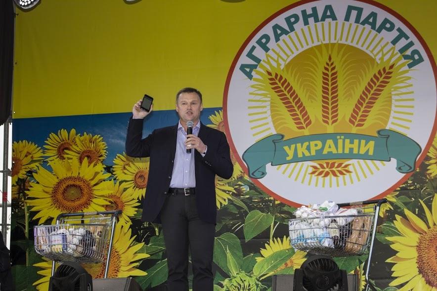 Аграрії не задоволені діями голови «Аграрної партії України» Віталія Скоцика  