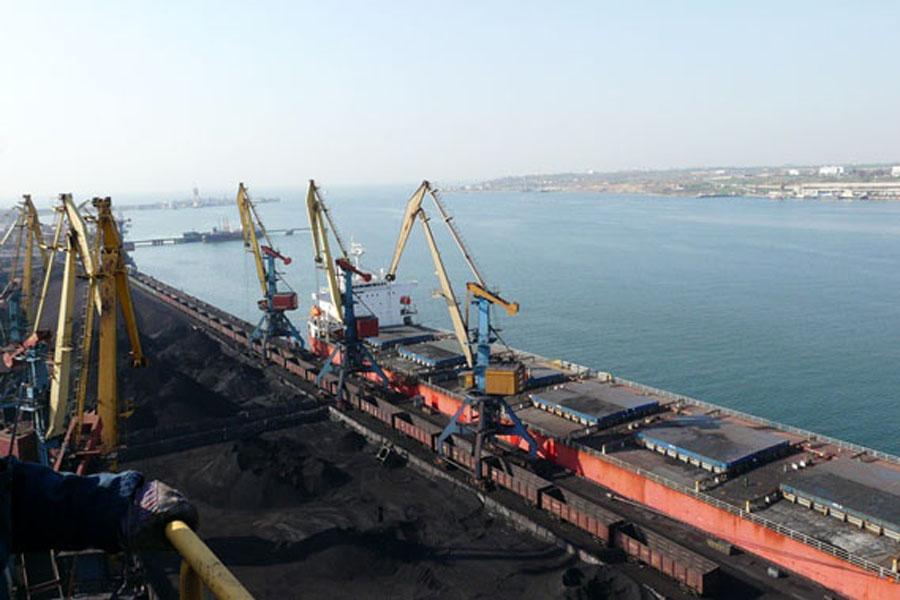 Китайська компанія почала днопоглиблення в порту «Южний»