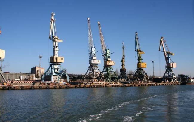 Експорт зернових із портів України скоротився на 60%