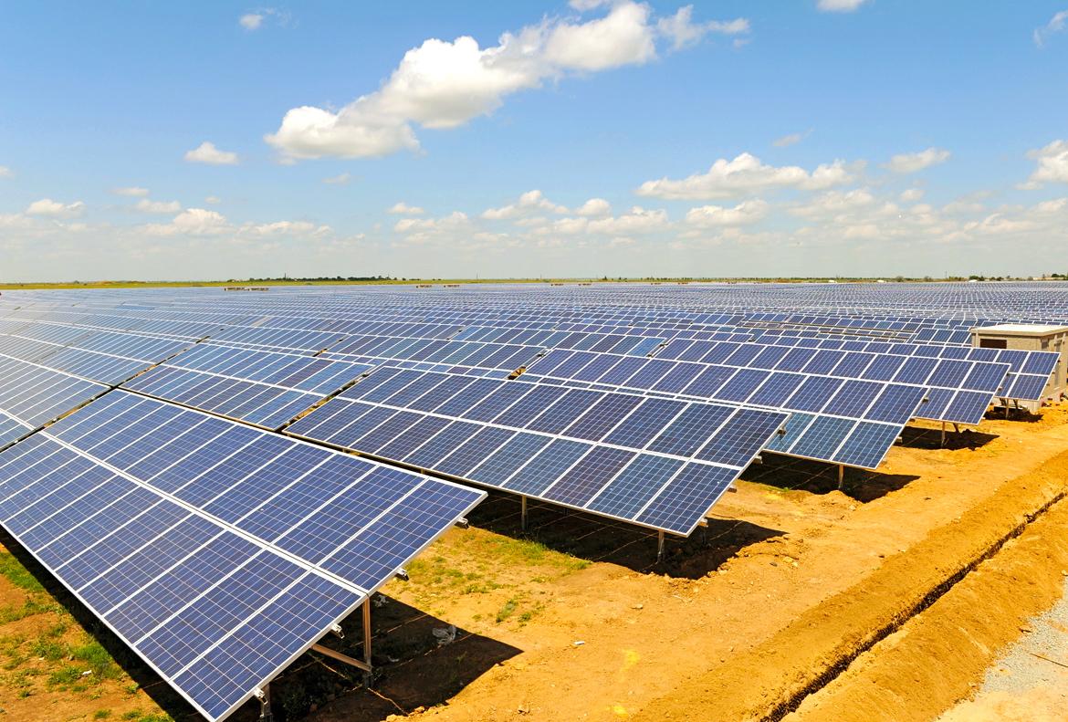 У Дніпропетровській області канадці побудували сонячну електростанцію