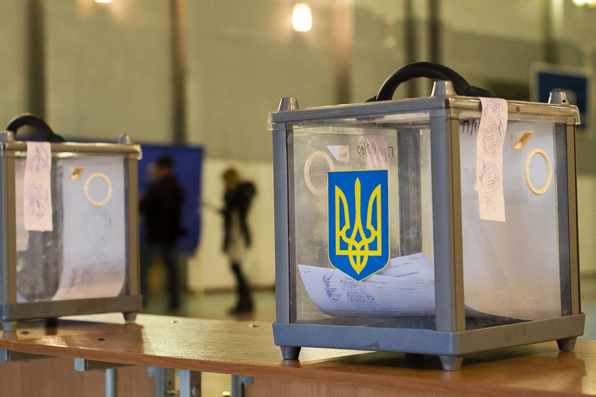 Українські партії витратили на політичну рекламу 56 мільйонів гривень — інфографіка