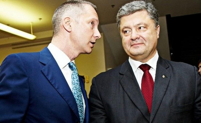 Екс-главу адміністрації президента Борис Ложкіна та його зама звинуватили  у «віджиманні» агрокомпанії на користь Порошенка