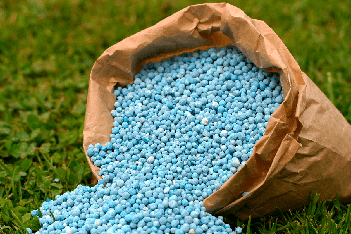 Спрощений ввіз пестицидів перетворить Україну на могильник, – АТУ
