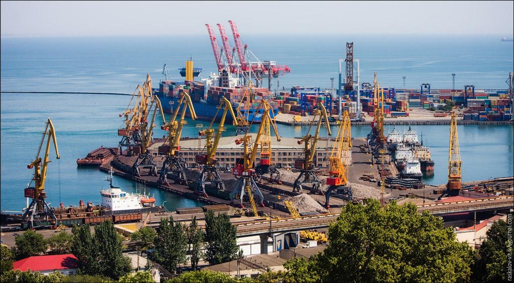 Мініфраструктури пропонує переорієнтувати частину вантажопотоків з «Укрзалізниці» на порти