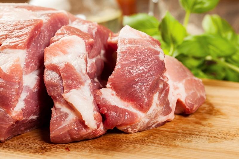 За рік Україна скоротила експорт свинини на рекордні майже 300% 