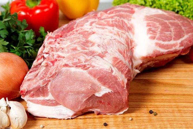 Україна виробляє все менше свинини