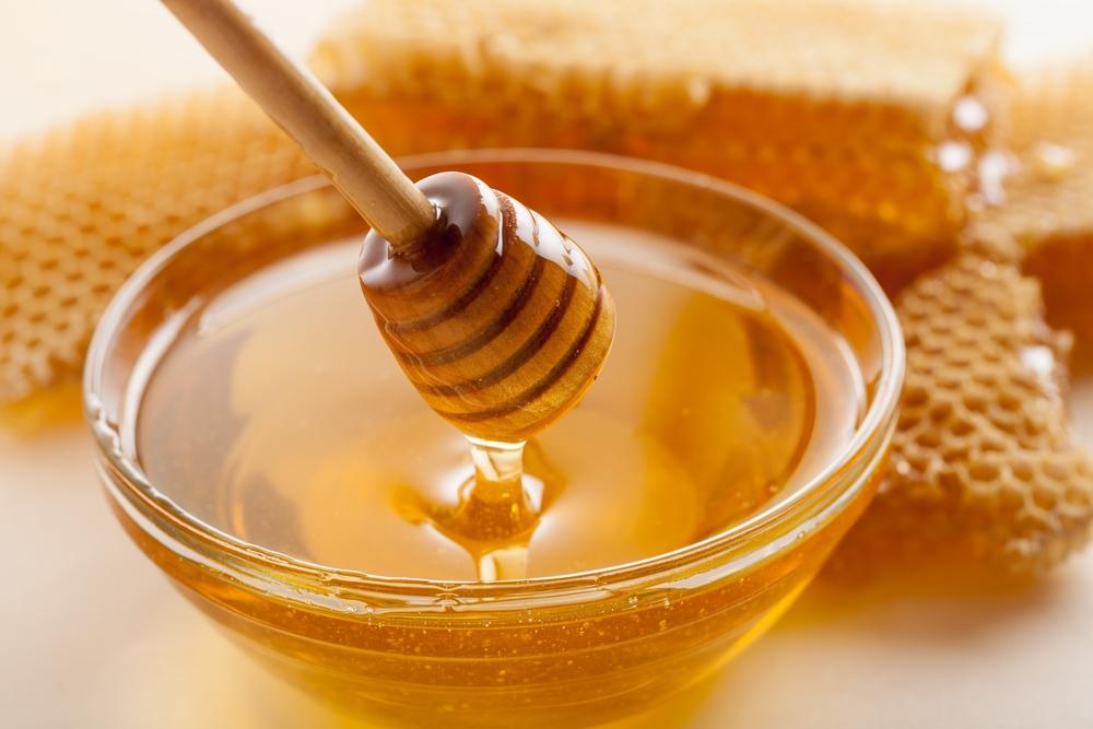Через масове отруєння бджіл експорт українського меду рекордно зменшився