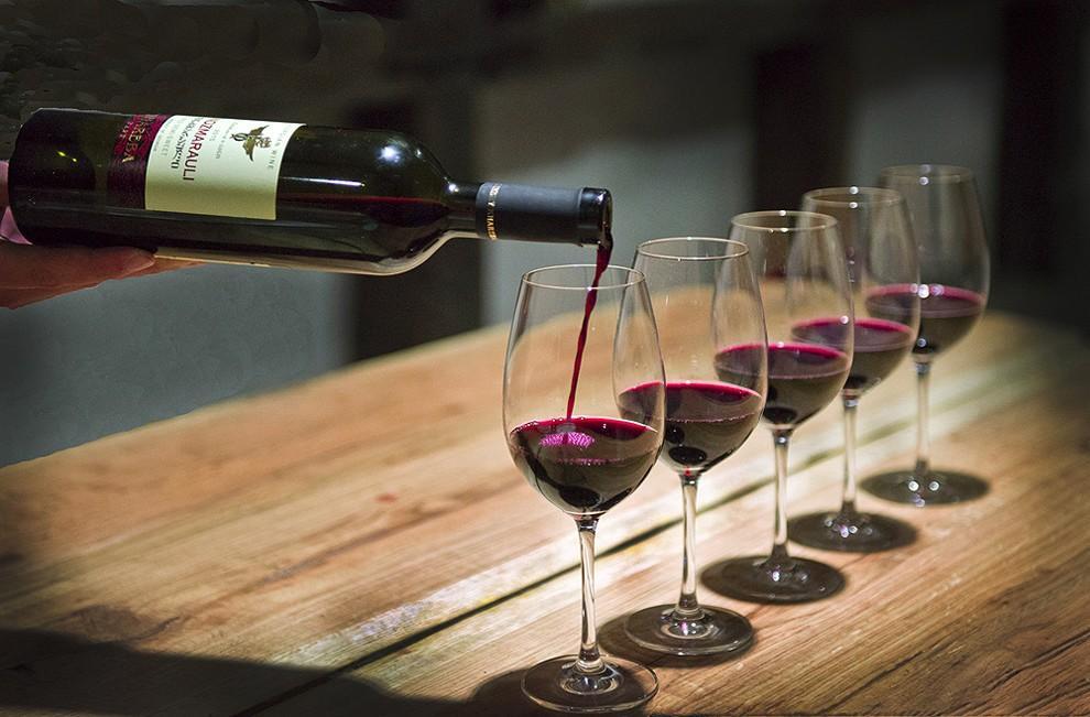 Україна наростила випуск вин та слабоалкогольних напоїв