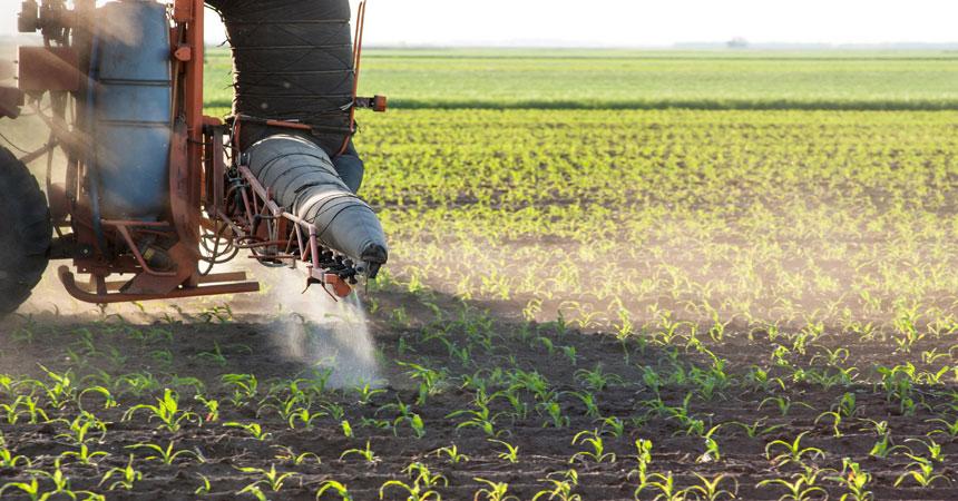 Аграрії забезпечені пестицидами на 71%