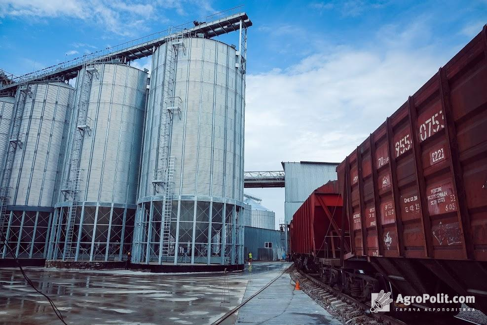 В Україні введуть обмеження щодо строку експлуатації зерновозів