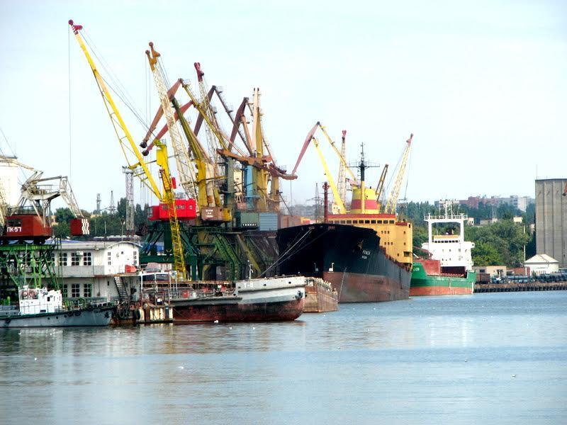 Окупанти вдарили по морському порту у Миколаєві