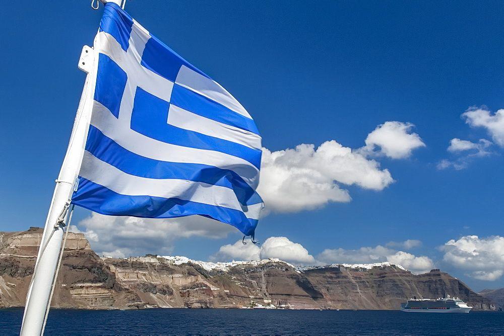 Греція може перевезти заблоковане у портах українське зерно своїми кораблями – НАТО