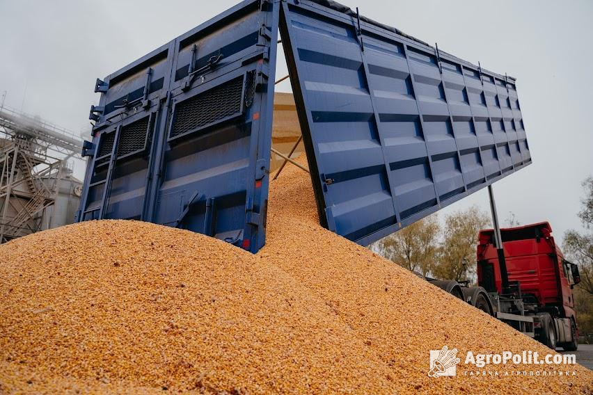 Близько 34,8 млн т ячменю, кукурудзи та пшениці відвантажили з початку нового сезону