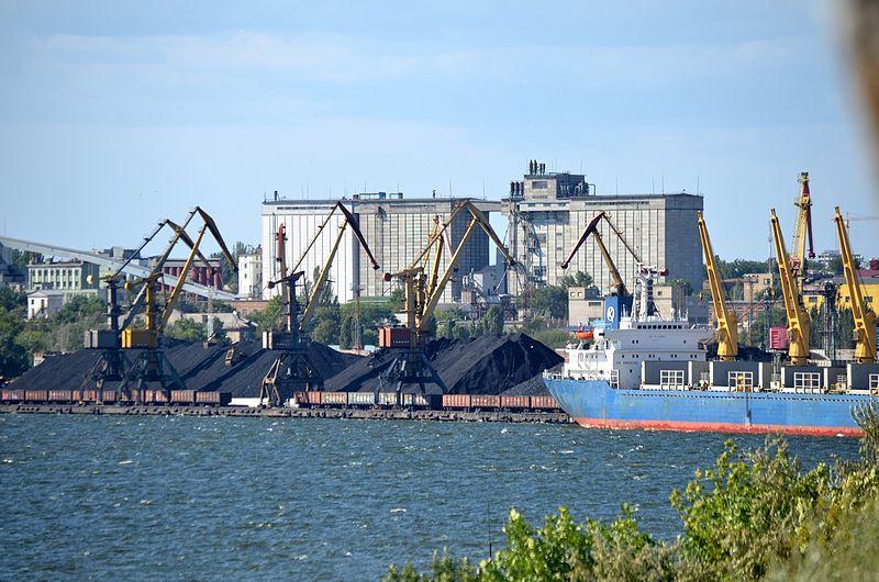 Більшість іноземних суден, які знаходяться в порту Миколаїв, не є турецькими.