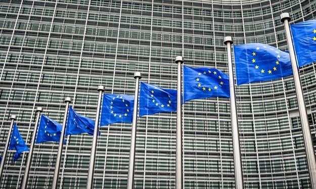 Єврокомісар зазначила, що готова порушити справу за порушення законодавства Євросоюзу