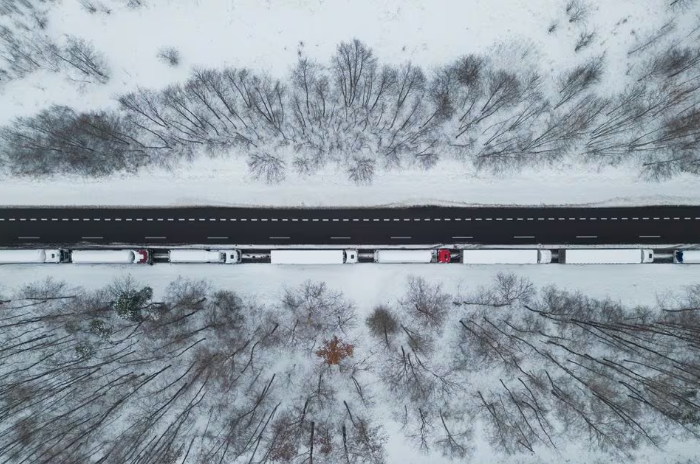 Близько 350 вантажівок проїхали через автомобільний пункт пропуску на кордоні України з Польщею